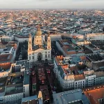 New Luxury Loft In Centre, Next To Synagogue, Near Deak Square, Quiet Courtyard, Air Conditioning, Fast Wifi, Hotel-level Comfort Apartmán