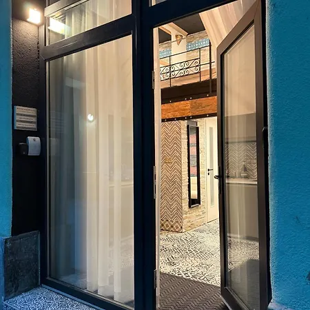 New Luxury Loft In Centre, Next To Synagogue, Near Deák Square, Quiet Courtyard, Air Conditioning, Fast Wifi, Hotel-level Comfort Budapest
