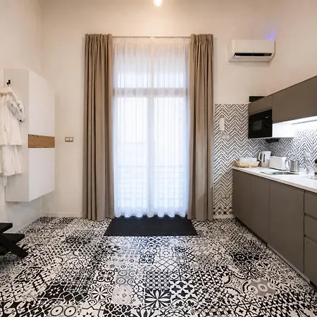 Appartamento New Luxury Loft In Centre, Next To Synagogue, Near Deák Square, Quiet Courtyard, Air Conditioning, Fast Wifi, Hotel-level Comfort