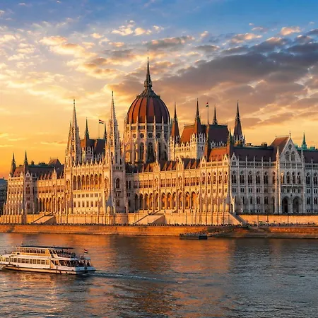アパート Central Budapest Luxury Gallery Loft *
