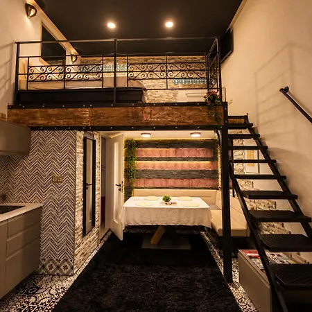 Noirea Luxury Loft Budapest Апартаменты *