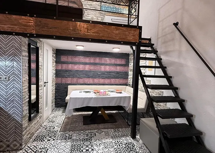 Designer Luxury & Next To The Synagogue