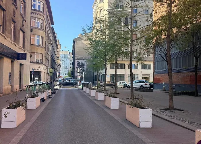 Designer Luxury & Next To The Synagogue Daire